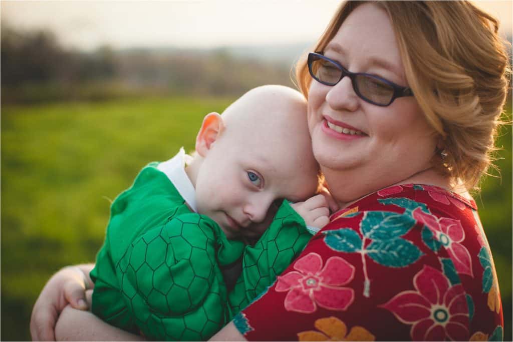 Photo sessions cancer patients boy hugging mother photo by The Gold Hope Project
